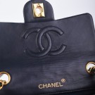 CHANEL MINI FLAP (1989) – KOMPAKT OG TIDLØS ELEGANSE thumbnail