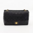 Chanel Classic Flap (1991) – ikonisk veske i sort lammeskinn thumbnail