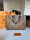 Louis Vuitton On The Go GM thumbnail