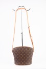 LOUIS VUITTON DROUOT (2007) – KOMPAKT OG KLASSISK CROSSBODY thumbnail