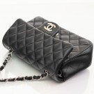 Chanel Mini (2020) – ikonisk veske i sort lammeskinn thumbnail