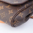 LOUIS VUITTON FAVOURITE (2013) – FEMININ OG ALLSIDIG SKULDERVESKE thumbnail