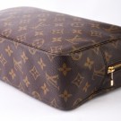 Louis Vuitton Trousse 28 1991 – Klassisk og praktisk thumbnail