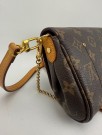 Louis Vuitton Favorite PM thumbnail