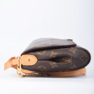 LOUIS VUITTON FAVOURITE (2013) – FEMININ OG ALLSIDIG SKULDERVESKE thumbnail