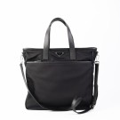 Prada Saffiano 2010 – Tidløs eleganse i sort thumbnail