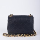 CHANEL MINI FLAP (1989) – KOMPAKT OG TIDLØS ELEGANSE thumbnail