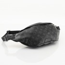 Louis Vuitton Discovery Bumbag (2019) – ikonisk belteveske i sort Monogram thumbnail