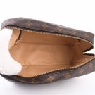 Louis Vuitton Trousse 28 1991 – Klassisk og praktisk thumbnail