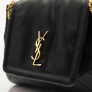 Saint Laurent Mini Nolita (2023) – elegant veske i sort lammeskinn  Klassisk Saint Laurent Mini Nolita i mykt sort lamme thumbnail