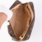 Louis Vuitton Trousse 23 – Monogram Canvas (1980) thumbnail