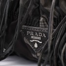 Prada Gaufre Hobo Fringe – Svart nylon med frynser thumbnail