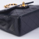 CHANEL MINI FLAP (1989) – KOMPAKT OG TIDLØS ELEGANSE thumbnail