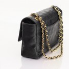 Chanel Classic Flap (1991) – ikonisk veske i sort lammeskinn thumbnail