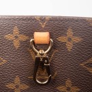 Louis Vuitton Montaigne (2010) – elegant veske i Monogram thumbnail