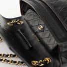 Chanel Classic Flap (1991) – ikonisk veske i sort lammeskinn thumbnail