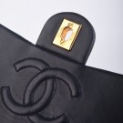 CHANEL MINI FLAP (1989) – KOMPAKT OG TIDLØS ELEGANSE thumbnail