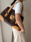 LOUIS VUITTON BEVERLY (2007) – STRUKTURERT OG TIDLØS MODELL thumbnail