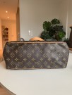 Louis Vuitton Batignolles Vertical  thumbnail