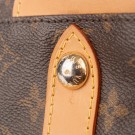 Louis Vuitton Retiro (2011) – elegant veske i Monogram thumbnail