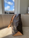 Louis Vuitton Cabas Mezzo thumbnail