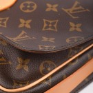  Louis Vuitton Cartouchière (1991) – Vintage eleganse i perfekt hverdagsformat thumbnail
