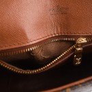 Louis Vuitton Chantilly (1988) – Elegant saddelveske i klassisk monogram thumbnail