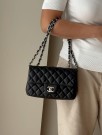Chanel Mini (2020) – ikonisk veske i sort lammeskinn thumbnail