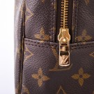 Louis Vuitton Trousse 28 1991 – Klassisk og praktisk thumbnail