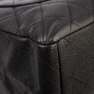 CHANEL MAXI FLAP (2009) – ELEGANT OG ROMSLIG KLASSIKER thumbnail