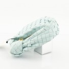 Bottega Veneta Mini Jodie (2020) – ikonisk veske i pastellblått lammeskinn thumbnail