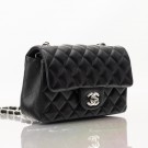 Chanel Mini (2020) – ikonisk veske i sort lammeskinn thumbnail
