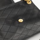 Saint Laurent Mini Nolita (2023) – elegant veske i sort lammeskinn  Klassisk Saint Laurent Mini Nolita i mykt sort lamme thumbnail