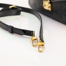 Louis Vuitton Pochette Métis (2017) – ikonisk veske i sort Monogram thumbnail
