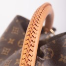 Louis Vuitton Artsy (2011) – ikonisk hobo i Monogram canvas thumbnail