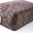 Louis Vuitton Trousse 28 1991 – Klassisk og praktisk thumbnail