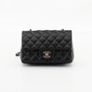 Chanel Mini (2020) – ikonisk veske i sort lammeskinn thumbnail