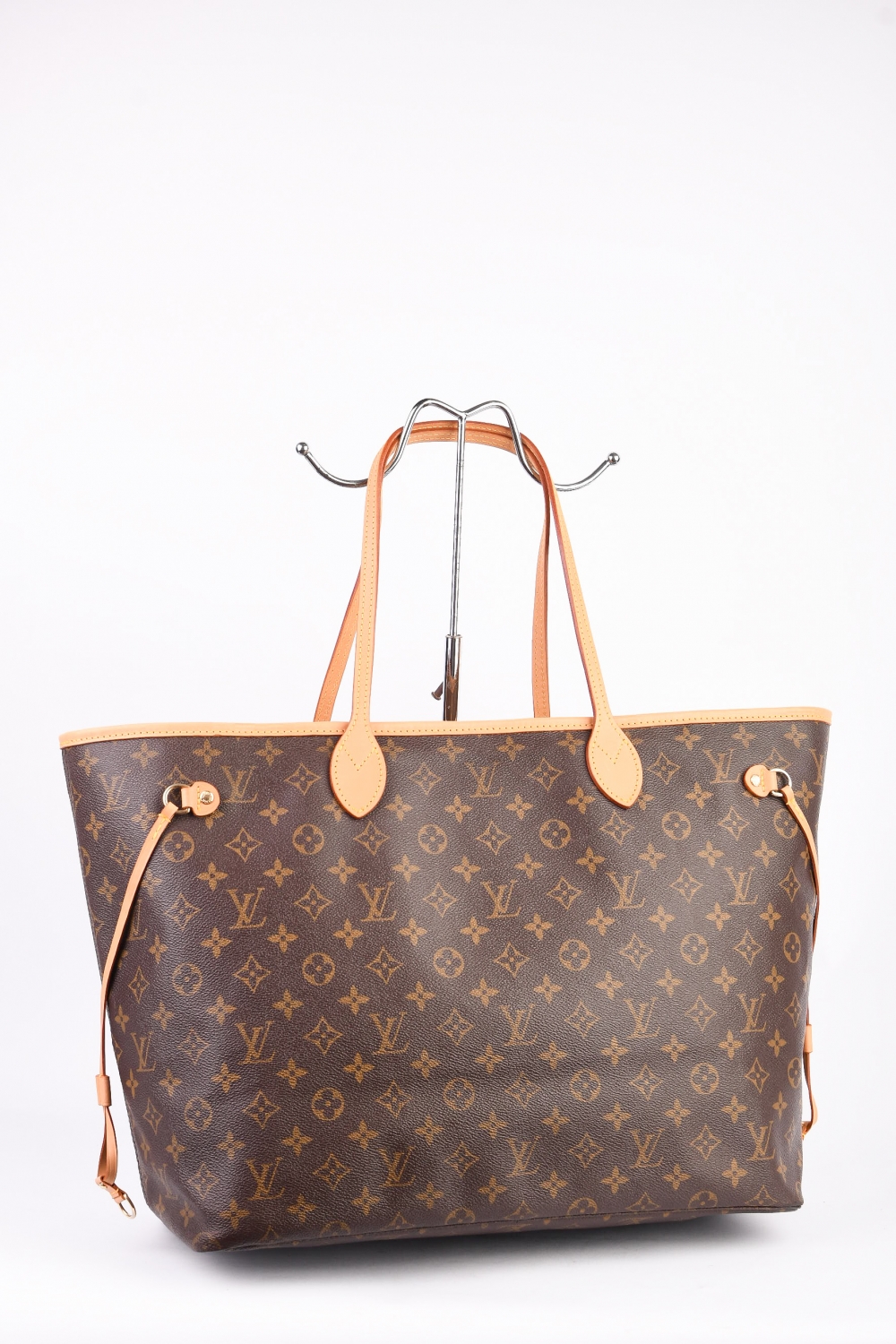 monogram canvass