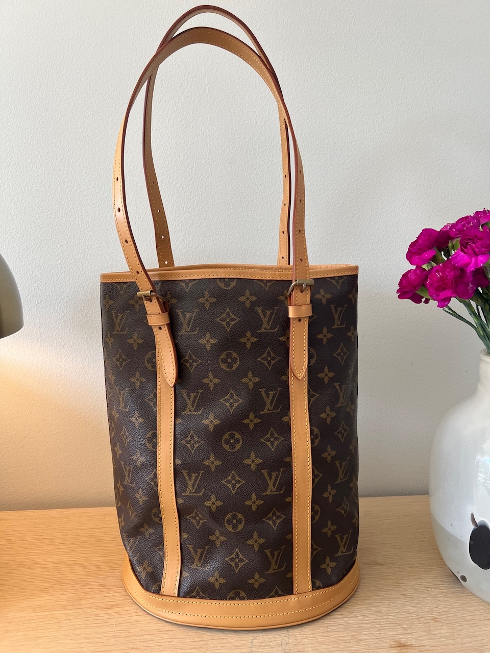 I monogram canvass