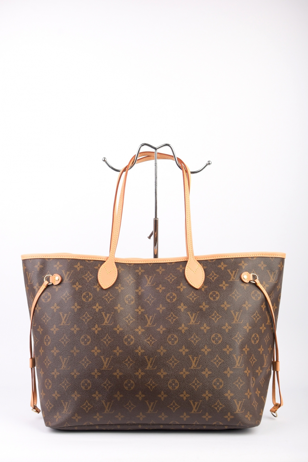 monogram canvass